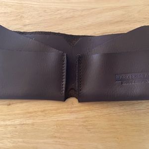 Genuine Parker Clay Mens Billfold Wallet in Dark Brown NWOT